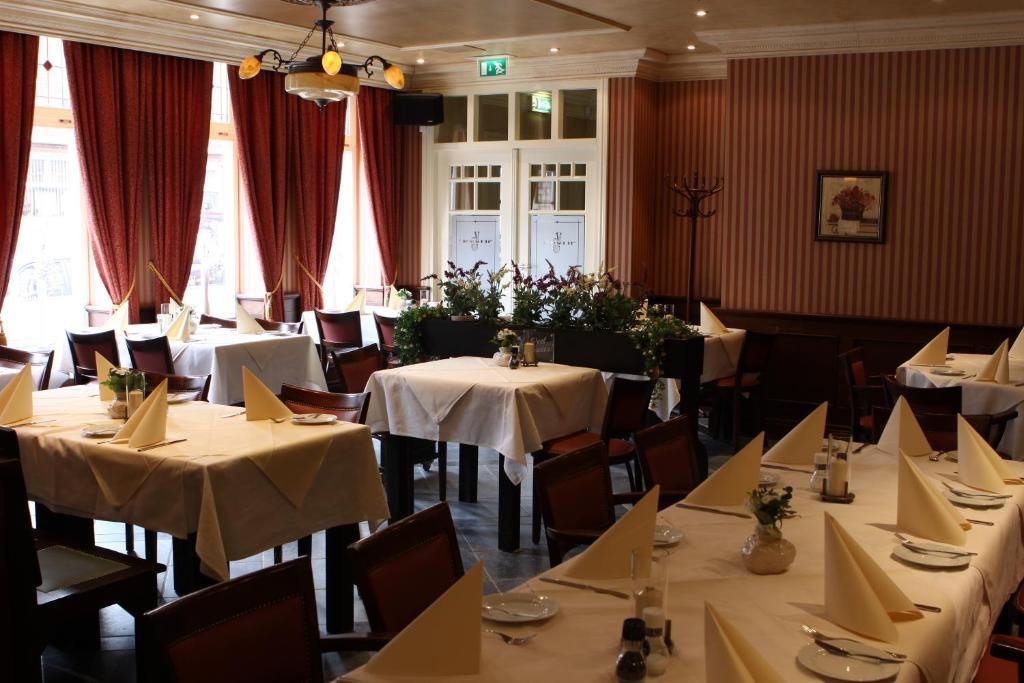 Hotel De Harmonie Linne ภายนอก รูปภาพ